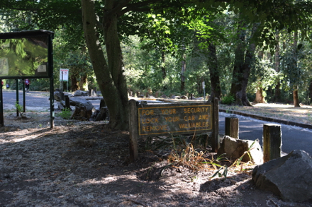 Entrance sign for Kelley Point Park - Hours 6 am to 10 pm - Portland Parks & Recreation - hours on sign are no longer valid