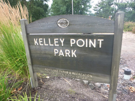 Entrance sign for Kelley Point Park - Hours 6 am to 10 pm - Portland Parks & Recreation - hours on sign are no longer valid Entrance sign for Kelley Point Park - Hours 6 am to 10 pm - Portland Parks & Recreation - hours on sign are no longer valid