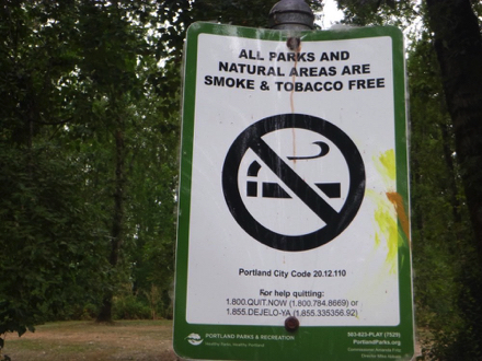 Sign - all parks and natural areas are smoke and tobacco free - PP&R - 503-823-PLAY - portlandparks.org Sign - all parks and natural areas are smoke and tobacco free - PP&R - 503-823-PLAY - portlandparks.org