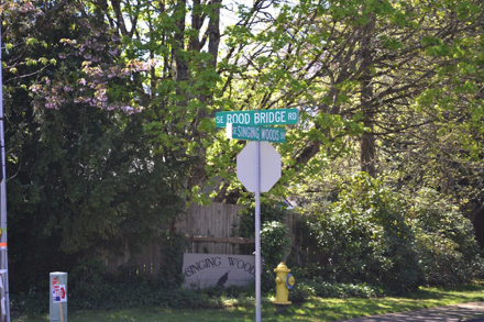 Street signs: SE Rood bridge Rd and SE Singing Woods Dr – near Park entrance Street signs: SE Rood bridge Rd and SE Singing Woods Dr – near Park entrance