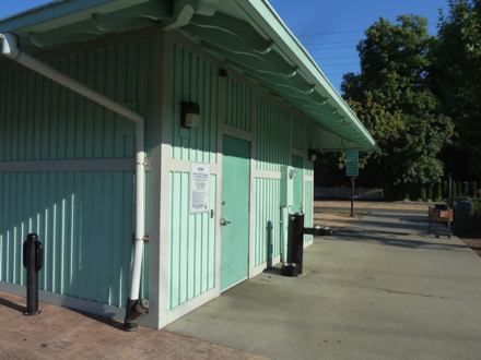 Linneman Station Trailhead provides basic facilities – even though there are picnic tables this is not a major destination Linneman Station Trailhead provides basic facilities – even though there are picnic tables this is not a major destination